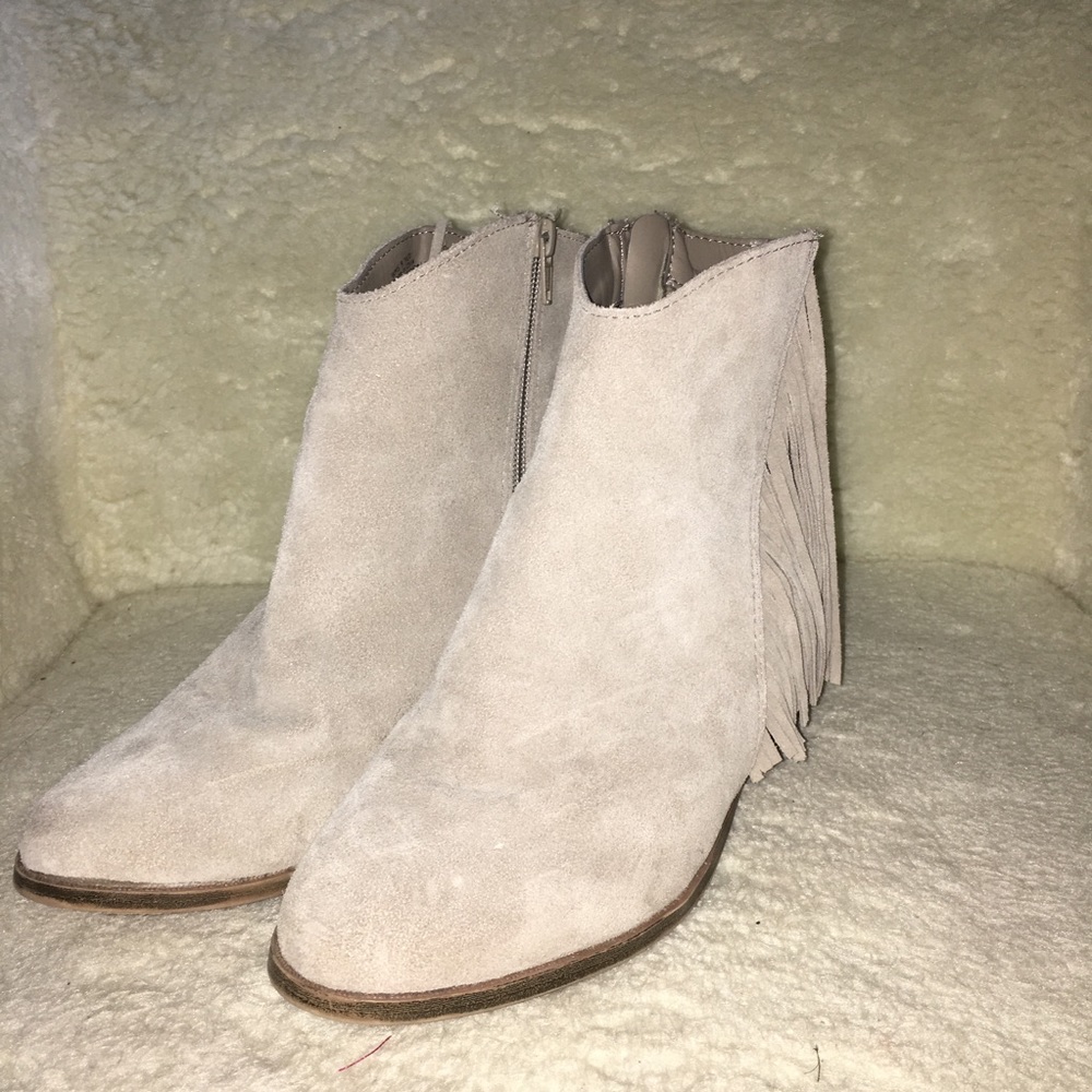 Suede beige fringe booties